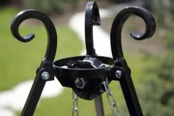 Dreibein-Schwenkgrill THORN In Schwarz 9 Dreibein-Schwenkgrill THORN In Schwarz -Küchenbedarf Geschäft gmd living dreibein schwenkgrill thorn in schwarz 3