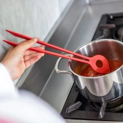 Koziol CHEF² * - Kochlöffelzange In Eucalyptus Green -Küchenbedarf Geschäft koziol chef2 kochloffelzange in eucalyptus green 4