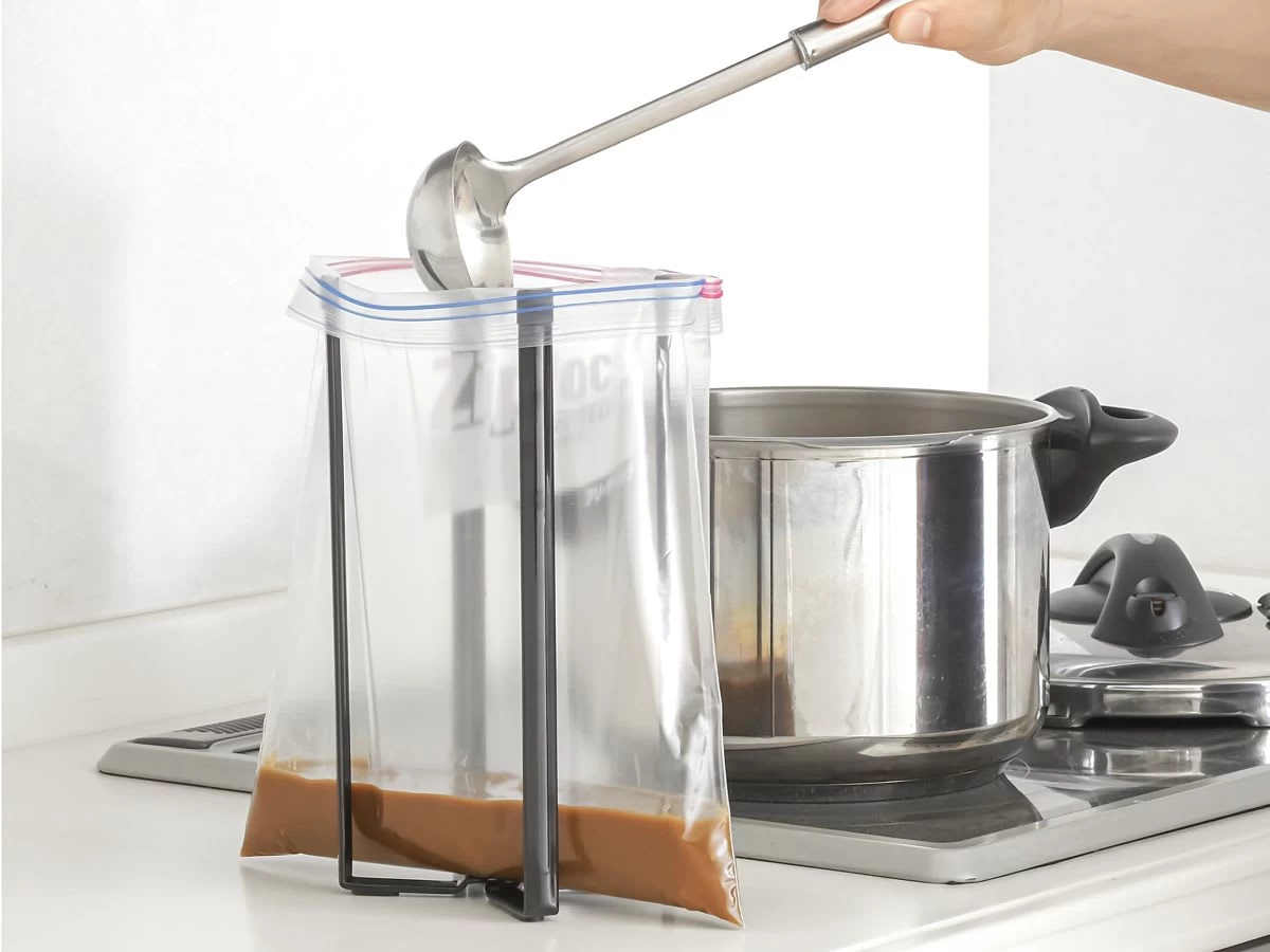 Yamazaki Flaschen Trockenständer Tower In Schwarz 11 Yamazaki Flaschen Trockenständer Tower In Schwarz – Bild 9